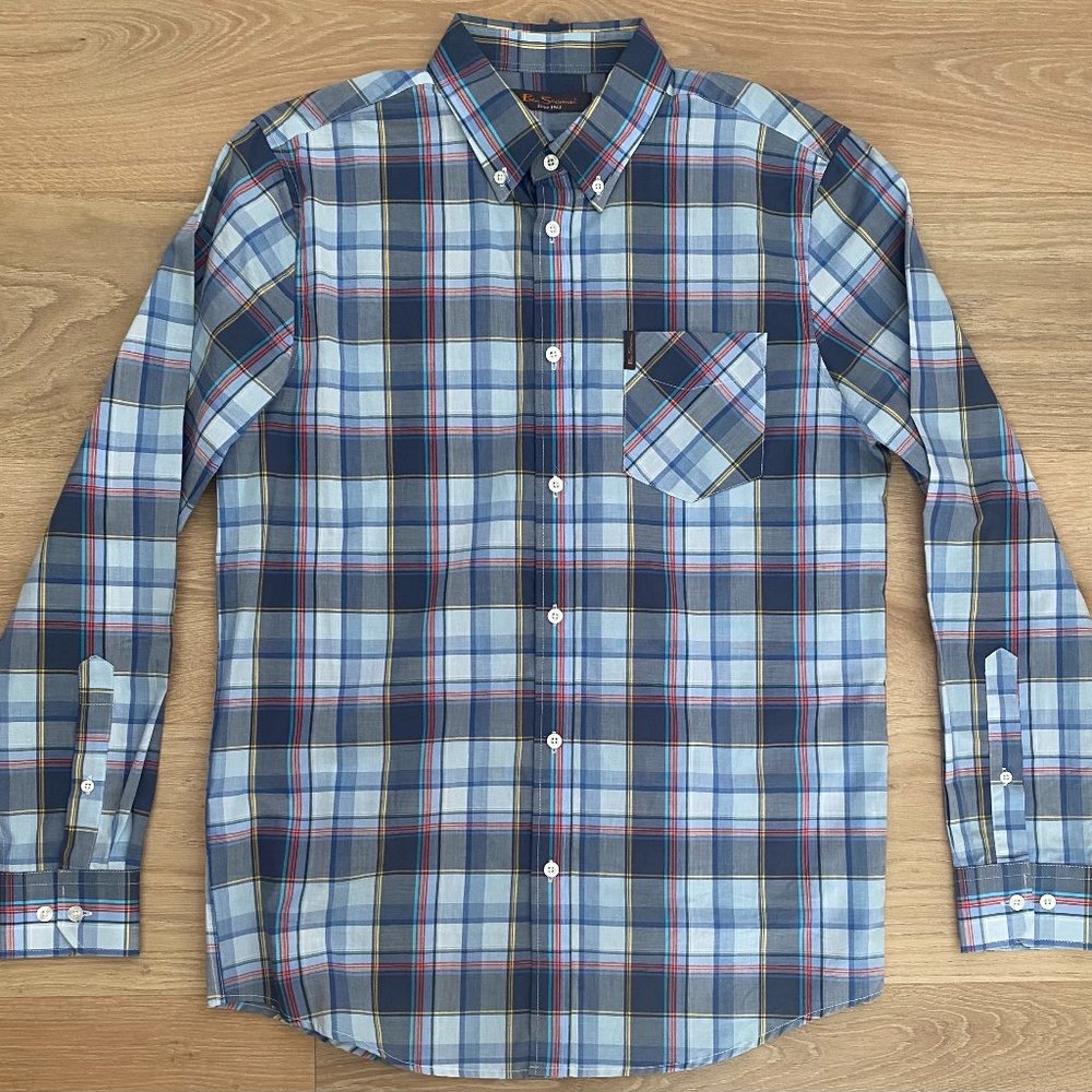 Ben Sherman Plaid Button Down Small